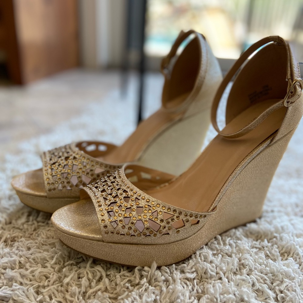 Gold Lame Rhinestone Wedges - Size 10